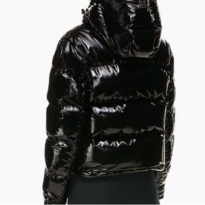 Aritzia Super Puff Shorty Shiny Black Puffer